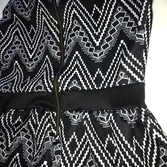 Black and White dress - Picture 3 of 3